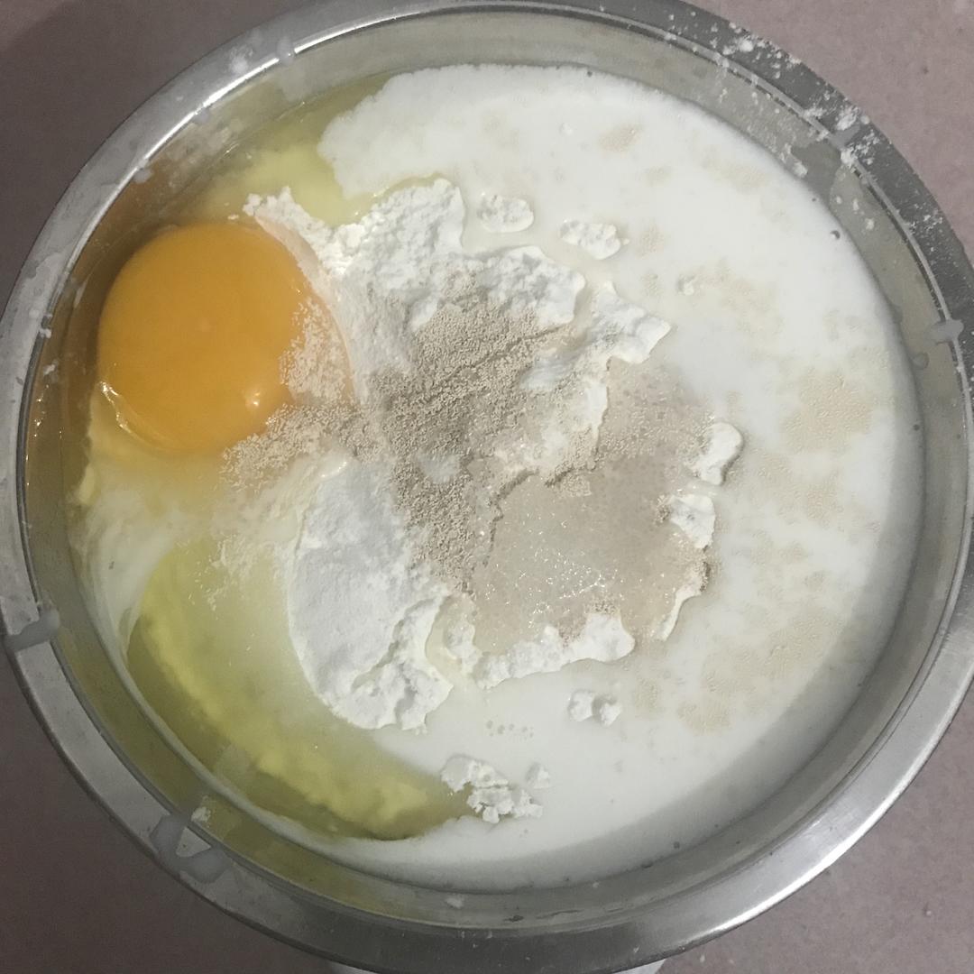纯奶手撕吐司的做法 步骤1
