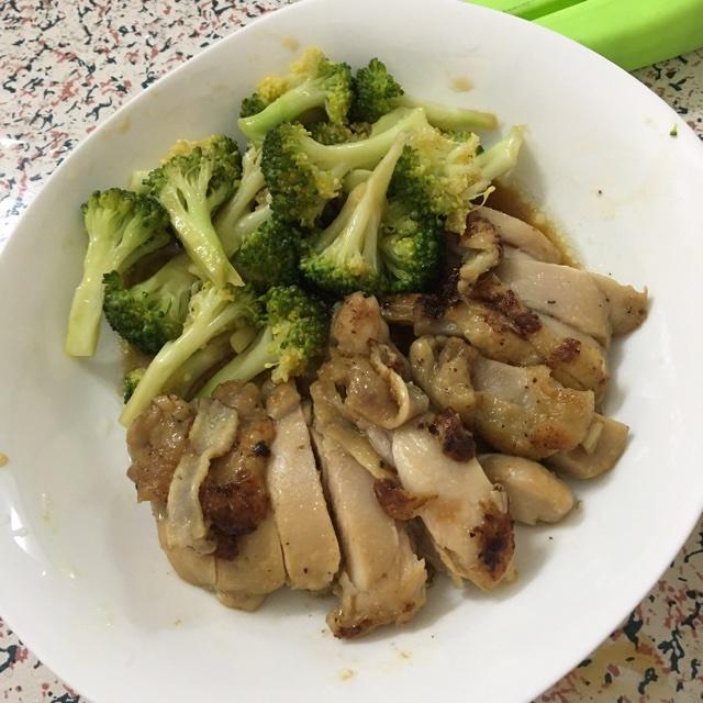 香煎鸡胸肉