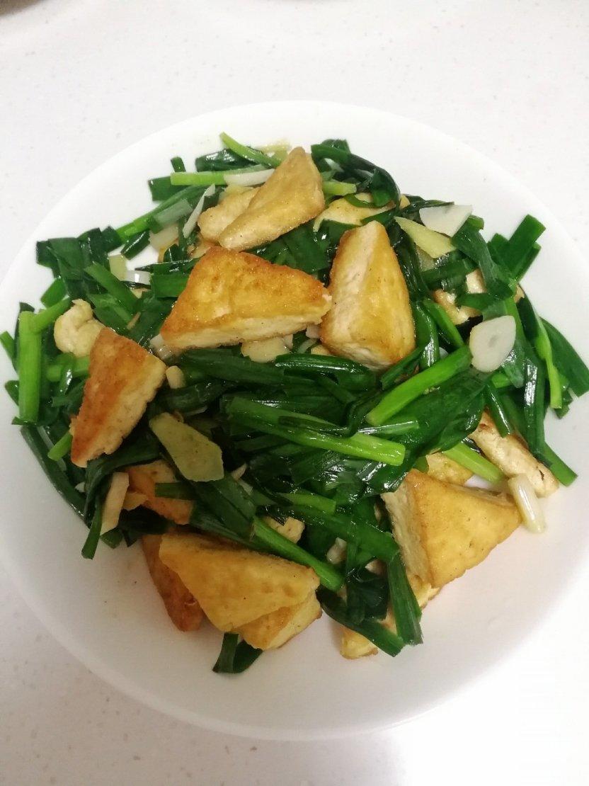 韭菜炒豆腐