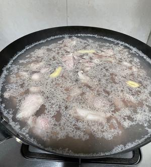 广式萝卜羊肉煲的做法 步骤2