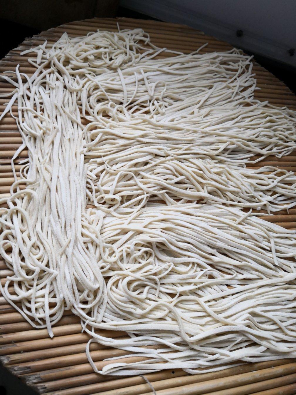 西红柿手擀面妈妈的味道
