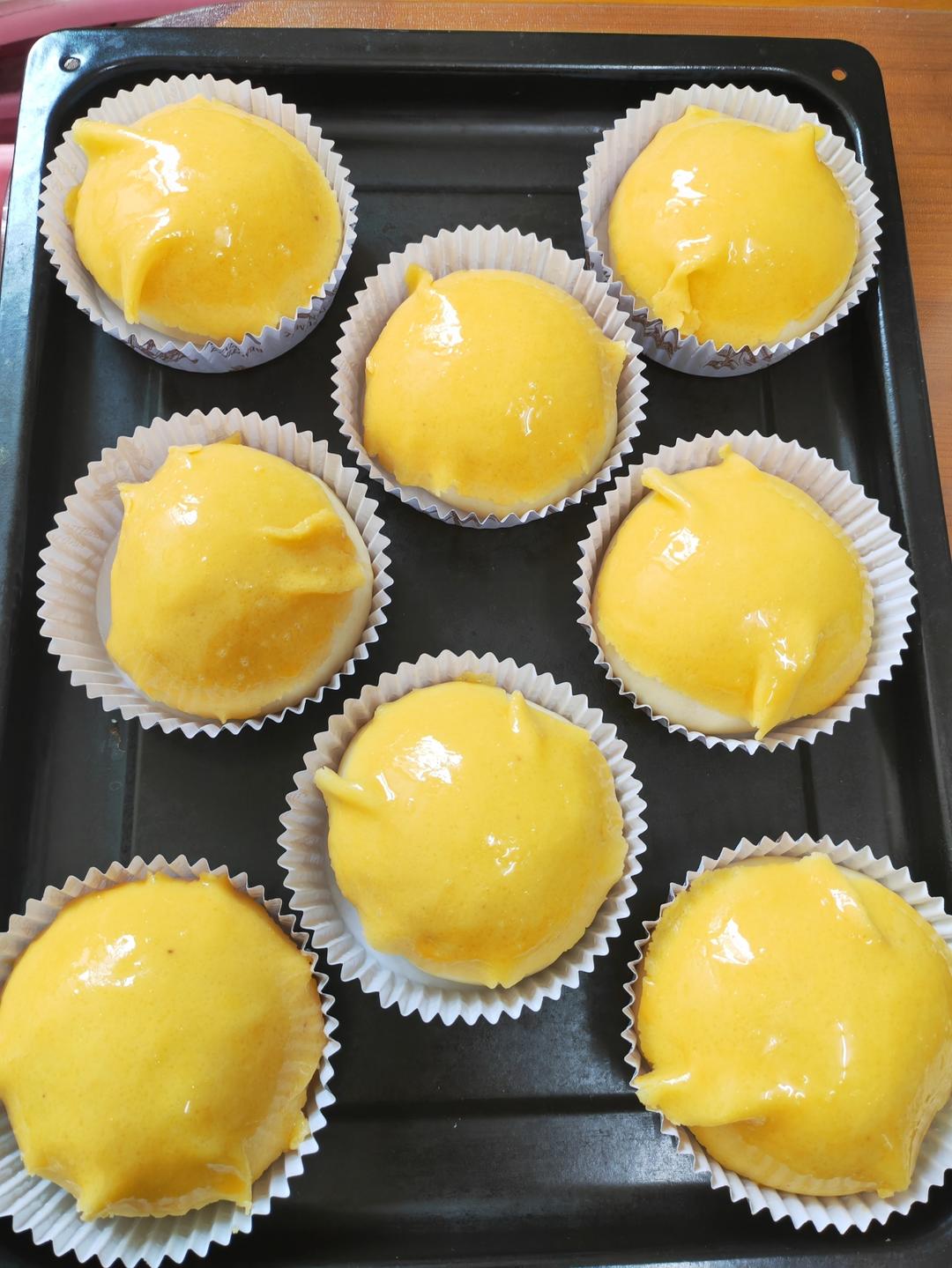 做100款面包の12：在家开茶餐厅!港式菠萝包 –不划格子自然裂开的香酥脆皮！菠萝油/酥皮包