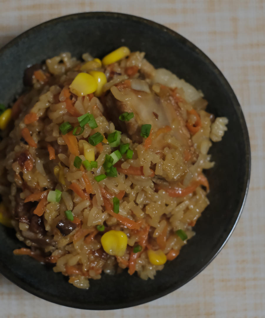 喷香排骨焖饭（爆好吃）