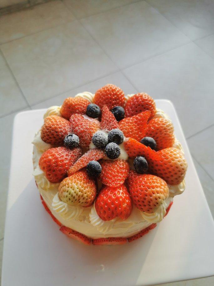 草莓咸奶油蛋糕