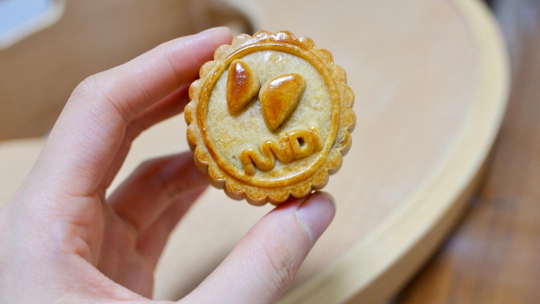 广式月饼—蛋黄莲蓉月饼