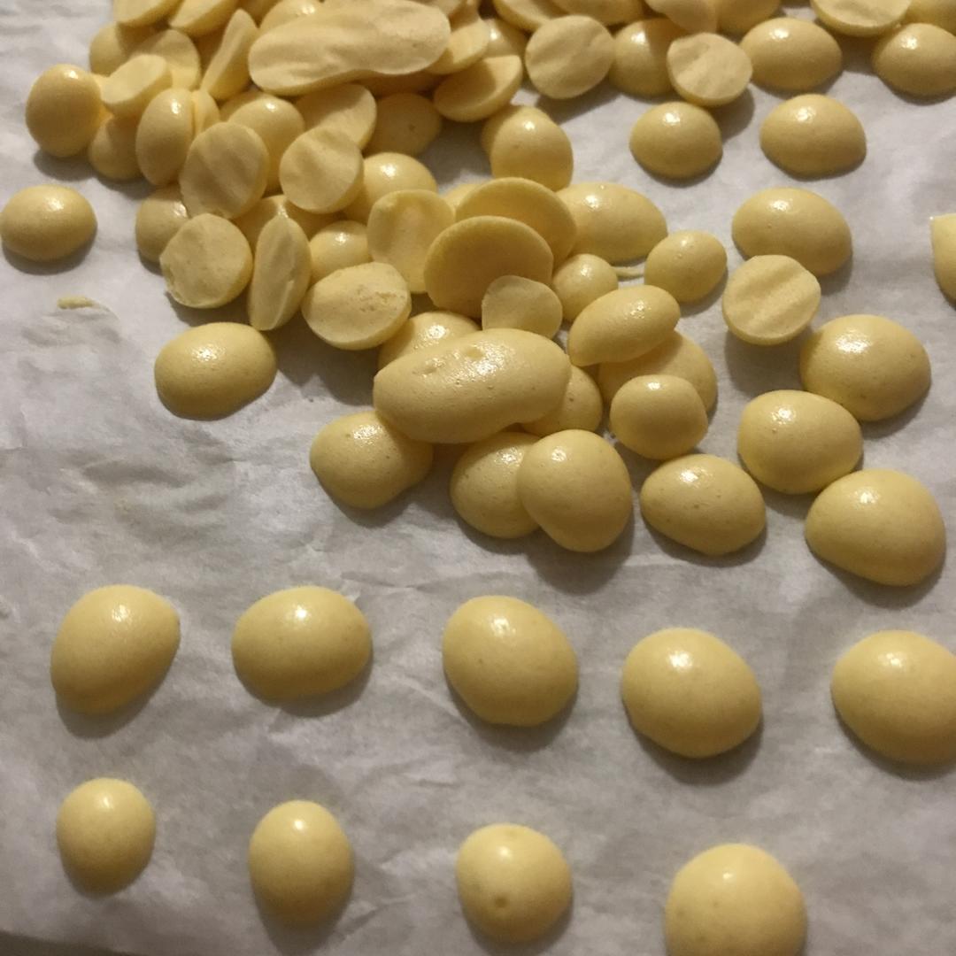 入口即化的无添加蛋黄溶豆