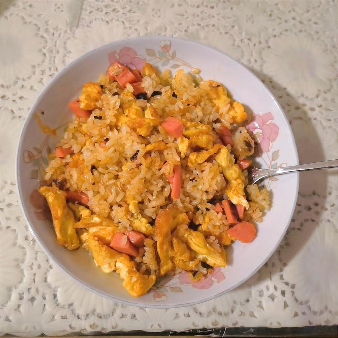老干妈蛋炒饭(教你如何处理隔夜饭)