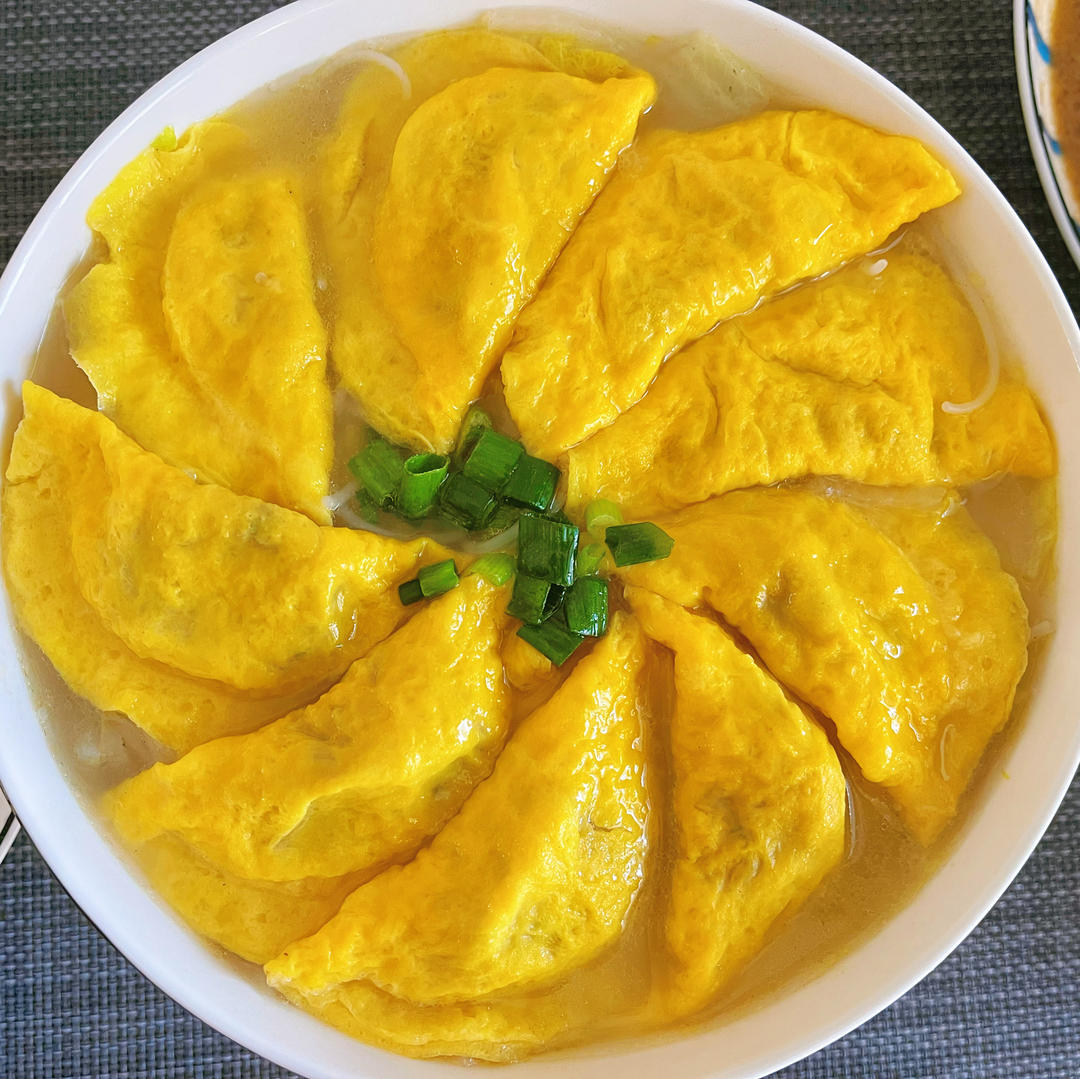 一品全家福（萝卜白菜粉丝蛋饺煲）