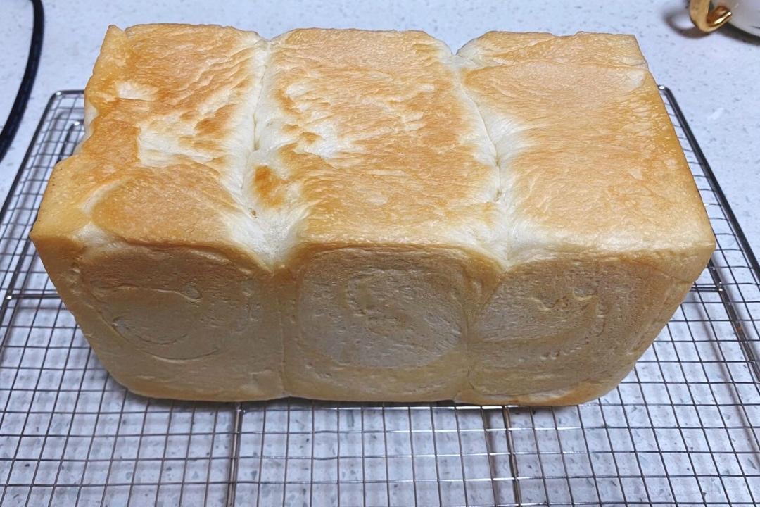 软到拿不起来的生吐司
