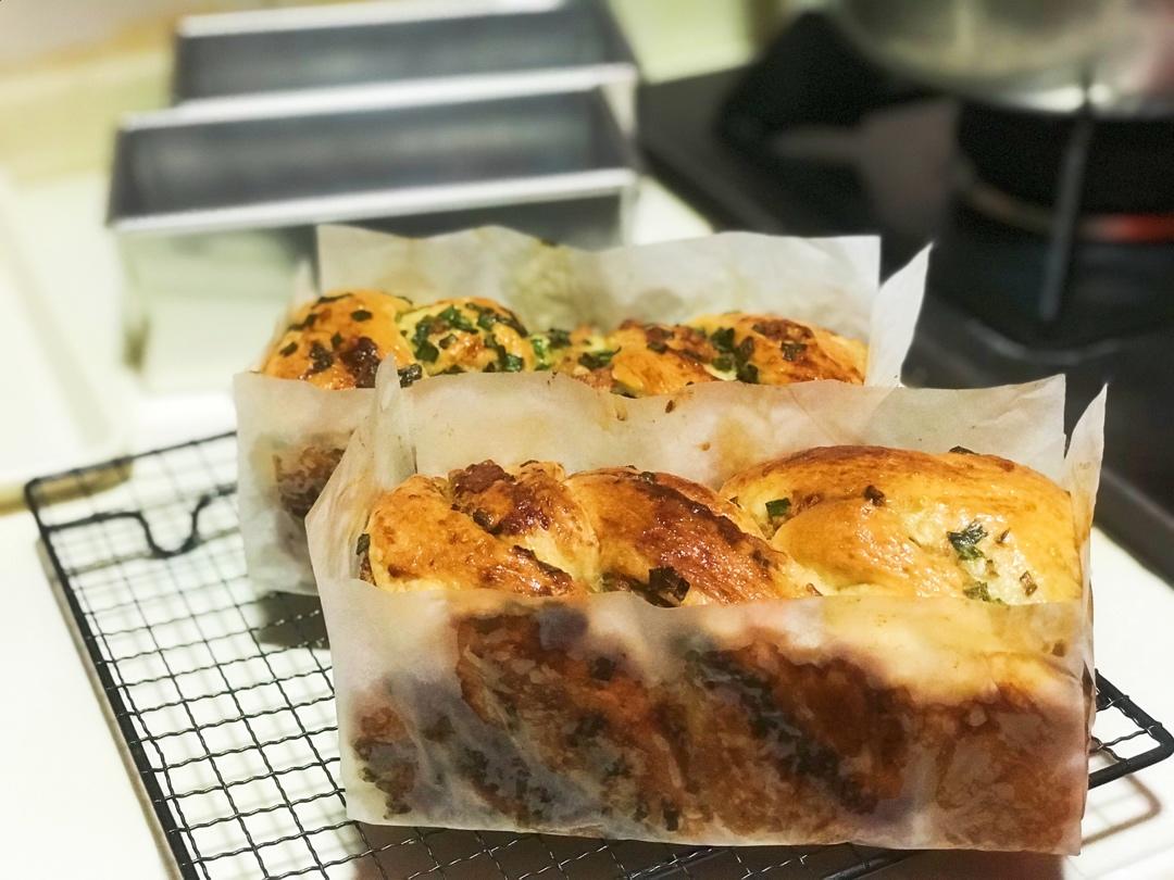 香葱肉松手撕吐司