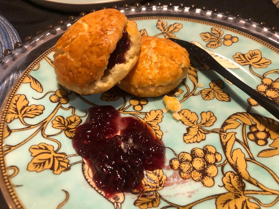 【视频】3分钟 奶油司康Scone(可能是世界上最快手的司康) 消耗淡奶油～