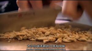 戈登拉姆齐100道进阶菜谱——香辣牛肉沙拉的做法 步骤6