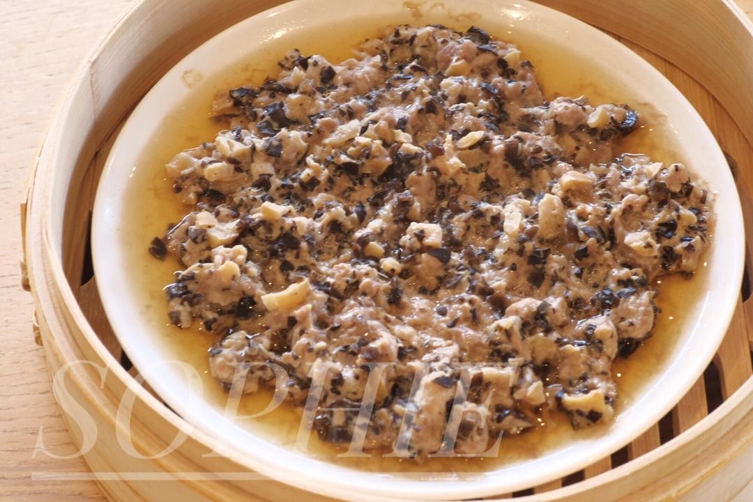 辣椒仔苏菲做的鲜嫩不油腻的传统【广式头菜蒸肉饼】做法