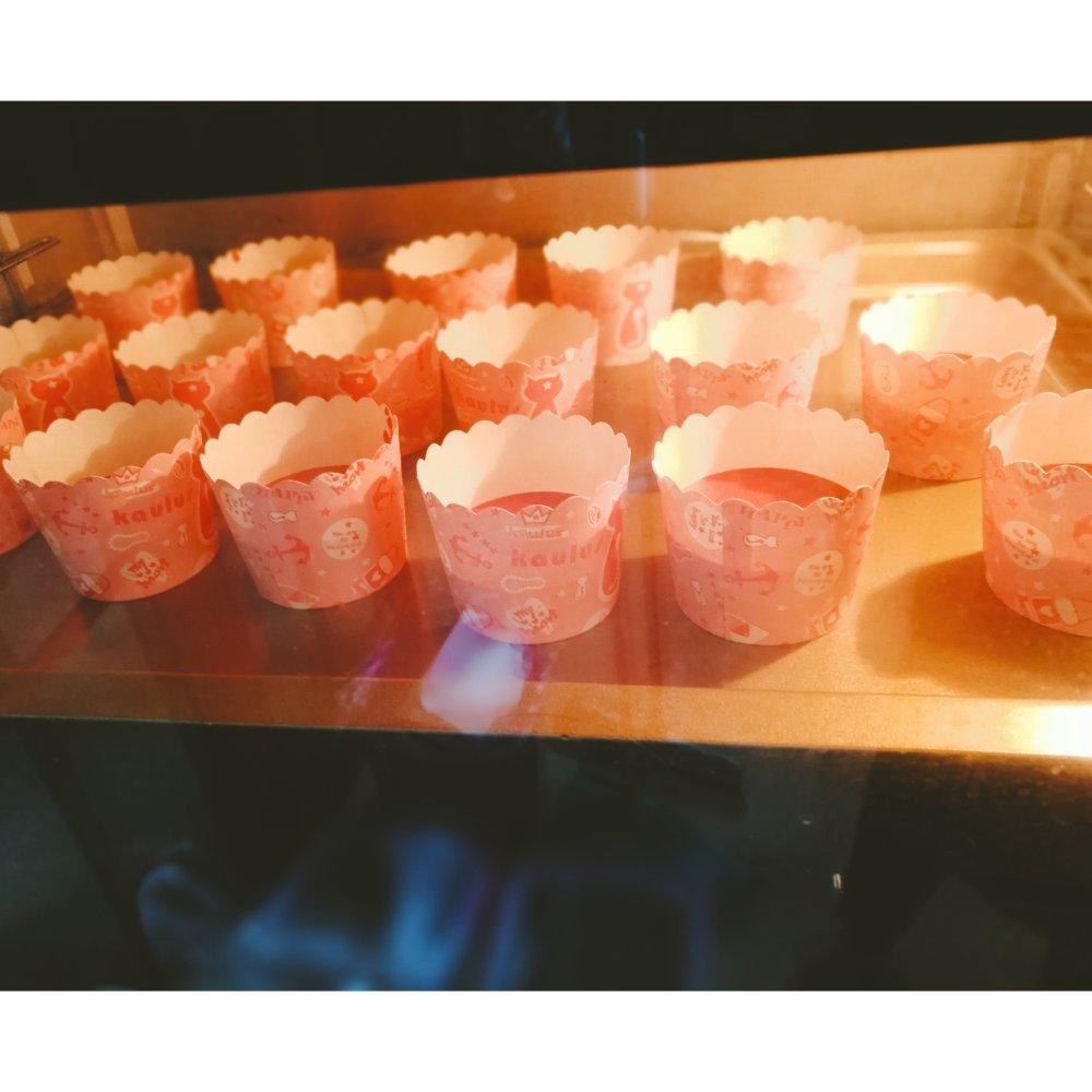 红丝绒戚风杯子蛋糕