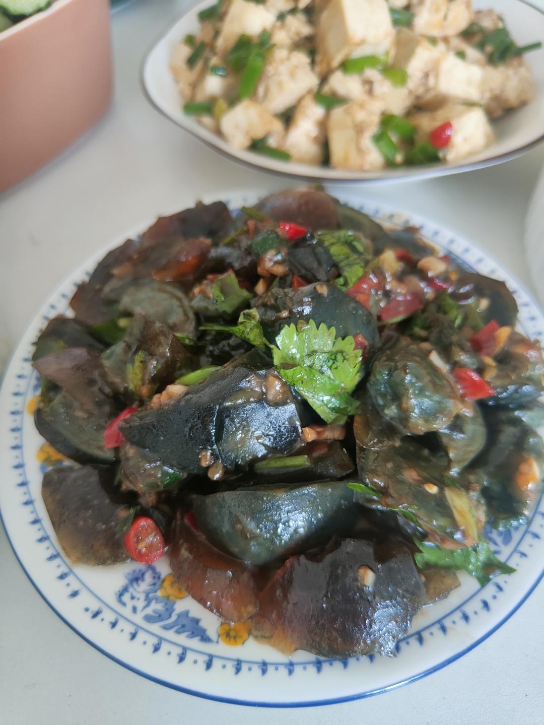 香菜拌皮蛋