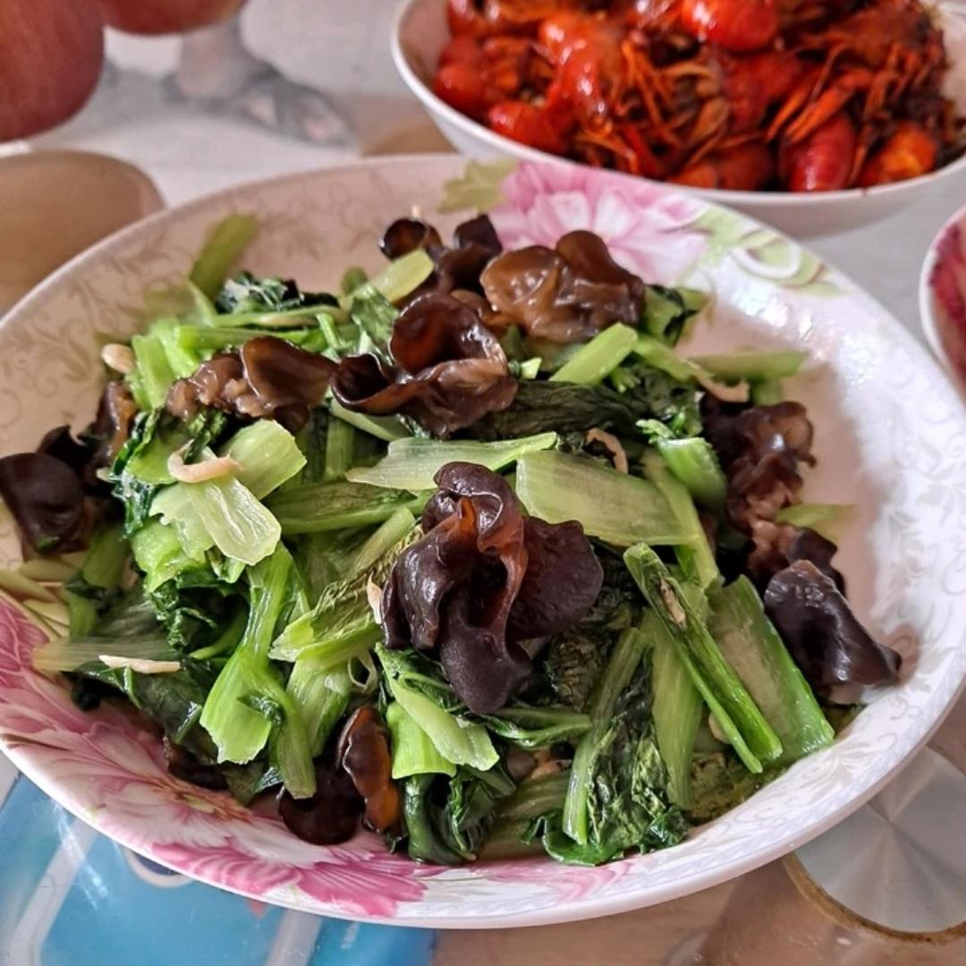 木耳炒小白菜