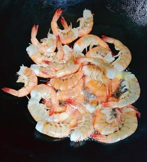 家常菜之油焖大虾的做法 步骤2