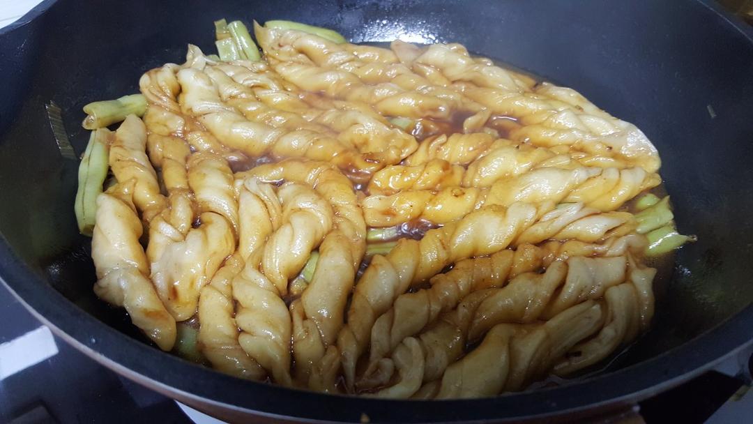 1998虎做的懒人饭豆角粘卷子一锅出