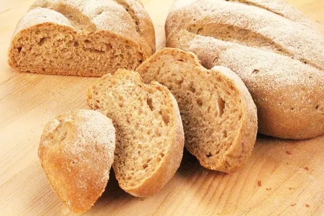 颜值不是衡量真爱的唯一标准——洋葱黑麦面包的做法