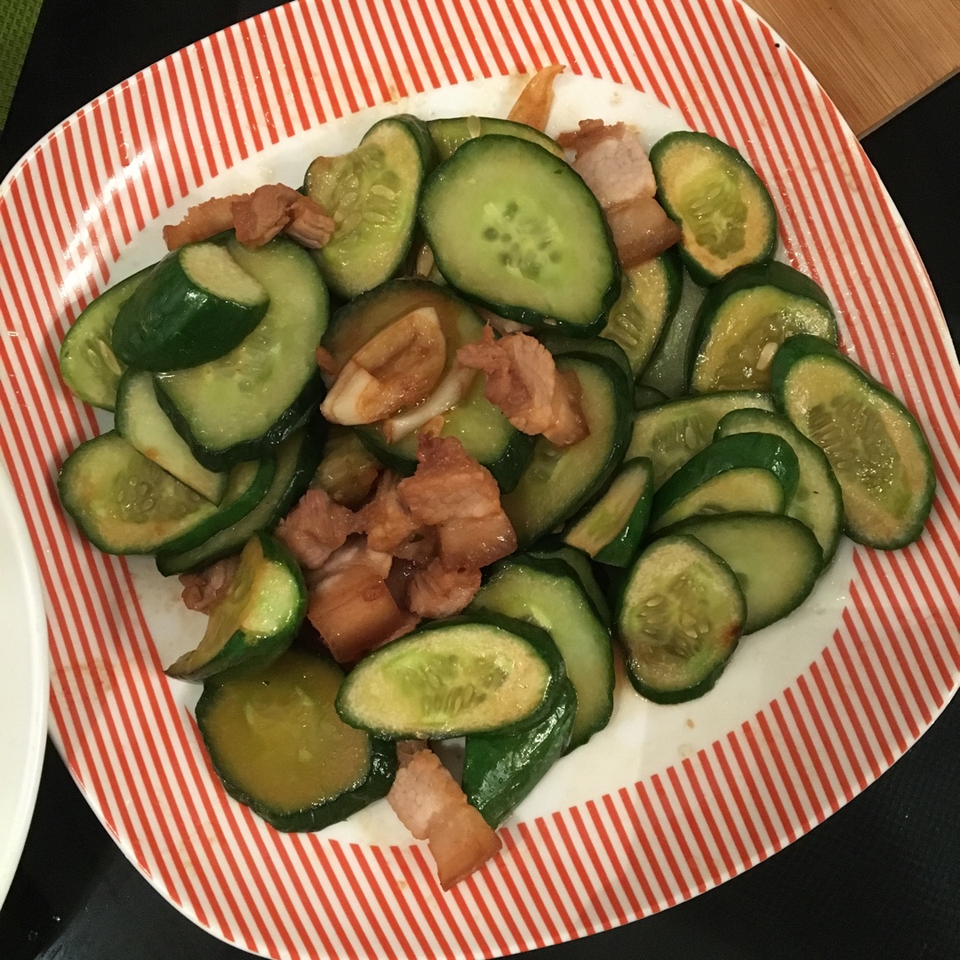 黄瓜炒肉片