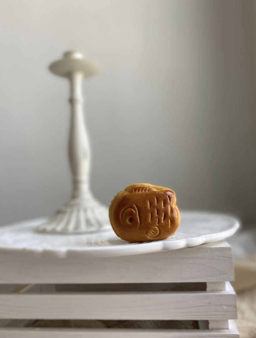 广式月饼—蛋黄芝麻月饼
