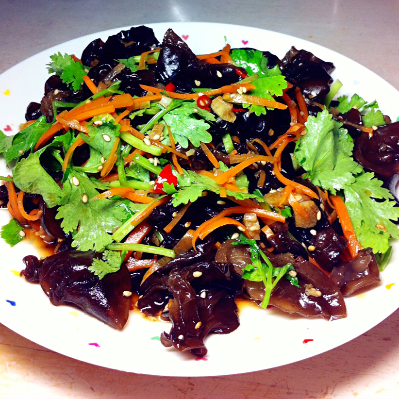 东京友兰做的凉拌胡萝卜黑木耳