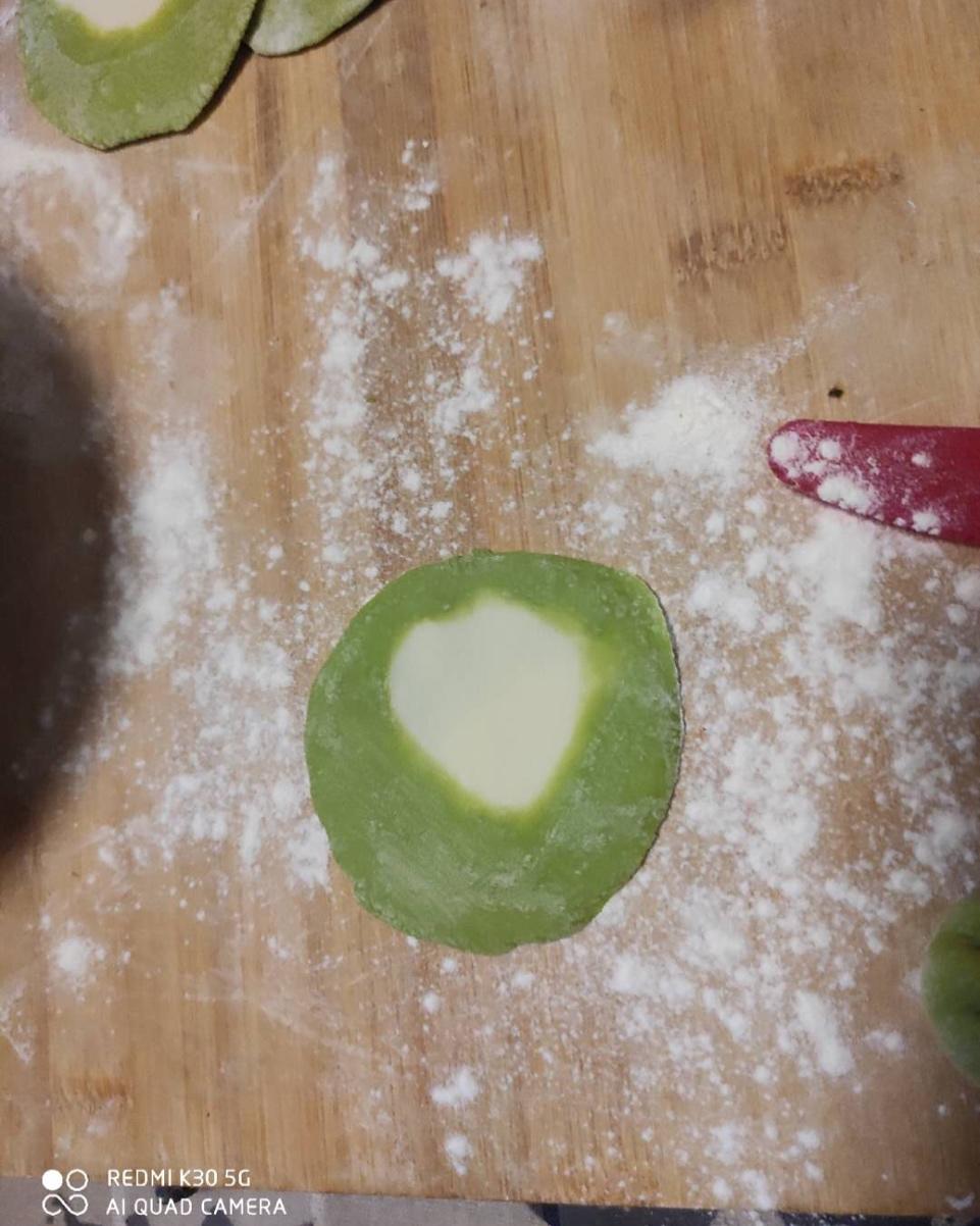 翡翠白玉白菜饺子详细版（附翡翠白玉白菜饺子包法，翡翠白玉饺子皮两种制法，面包机和面，翡翠白玉烧卖，各种馅料搭配）