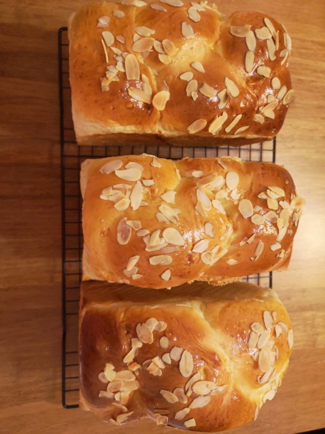 手撕炼乳奶酥吐司 做超有料的吐司面包