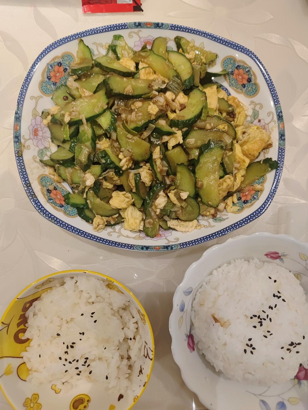 黄瓜炒鸡蛋 （青瓜炒鸡蛋）