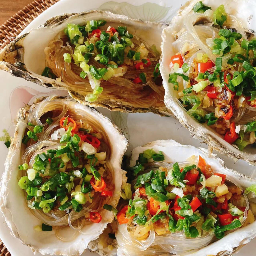 有个锅就能在家做的蒜蓉生蚝做法