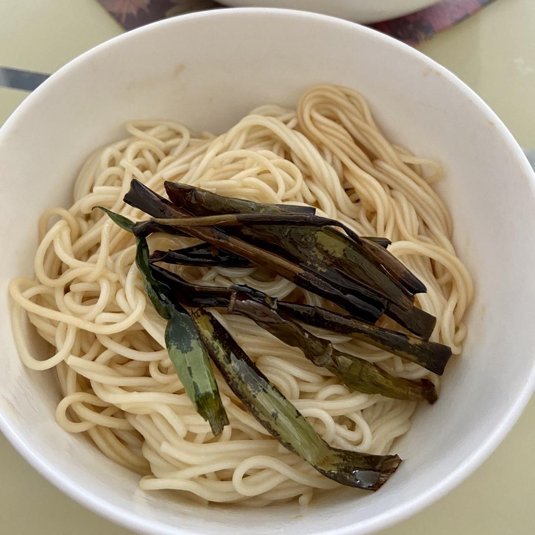 10分钟搞定的一碗葱油拌面