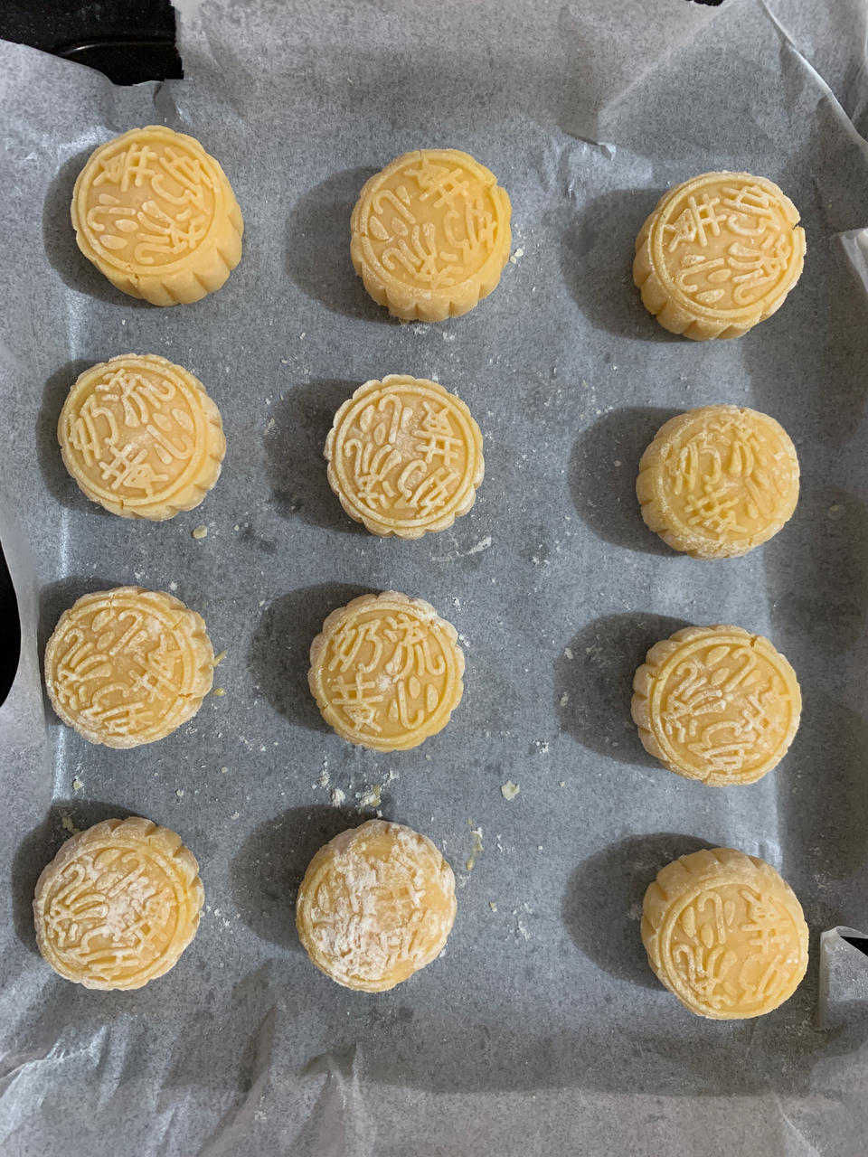 💃奶黄流心月饼——这是可以让你坐稳朋友圈厨霸位置的月饼🥮，没人点赞算我输👎