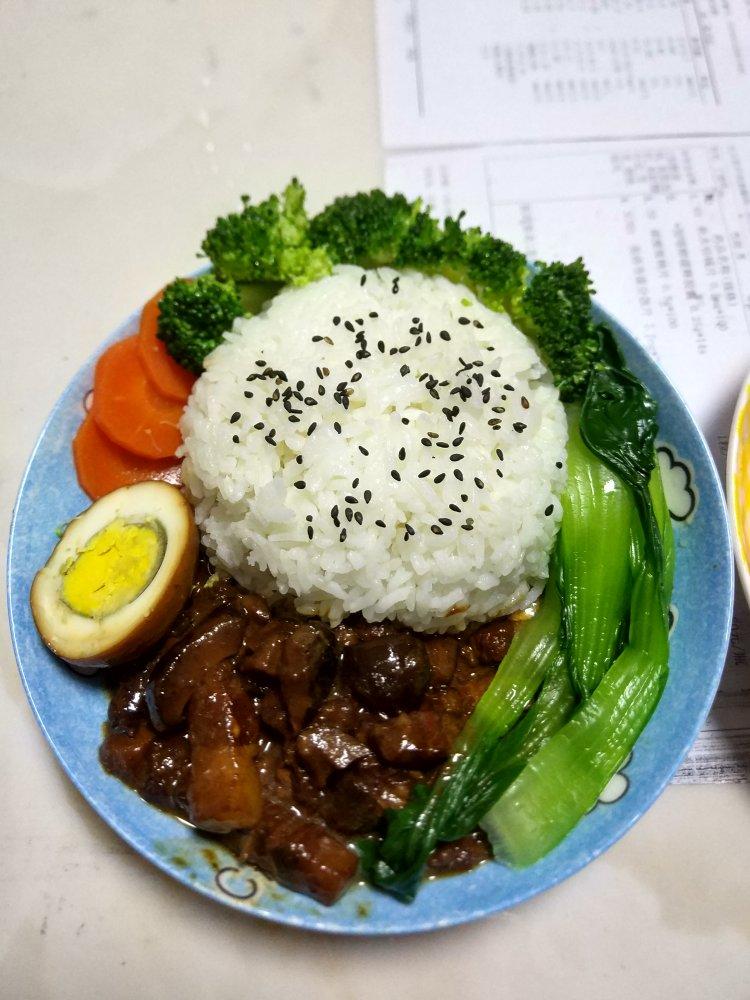 洋葱酥卤肉饭