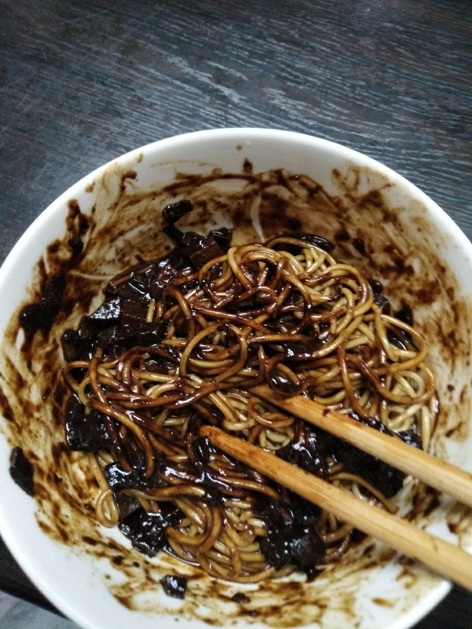 韩式炸酱面