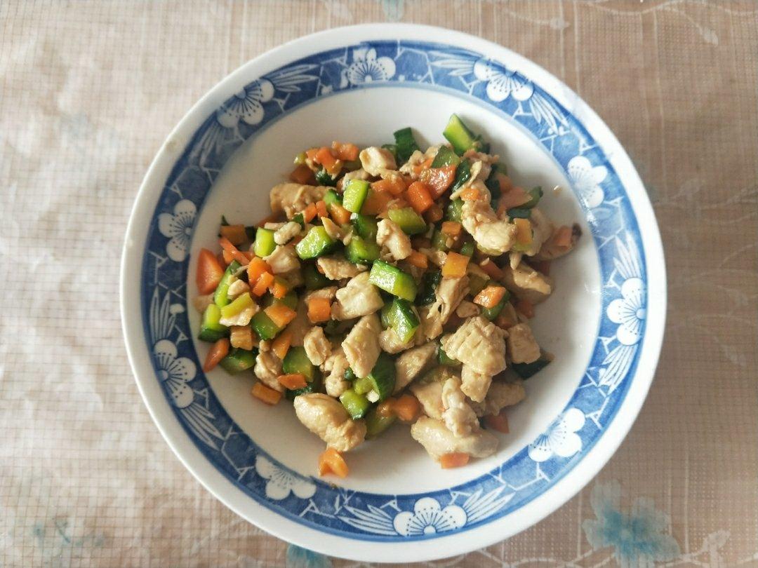 胡萝卜黄瓜鸡胸肉