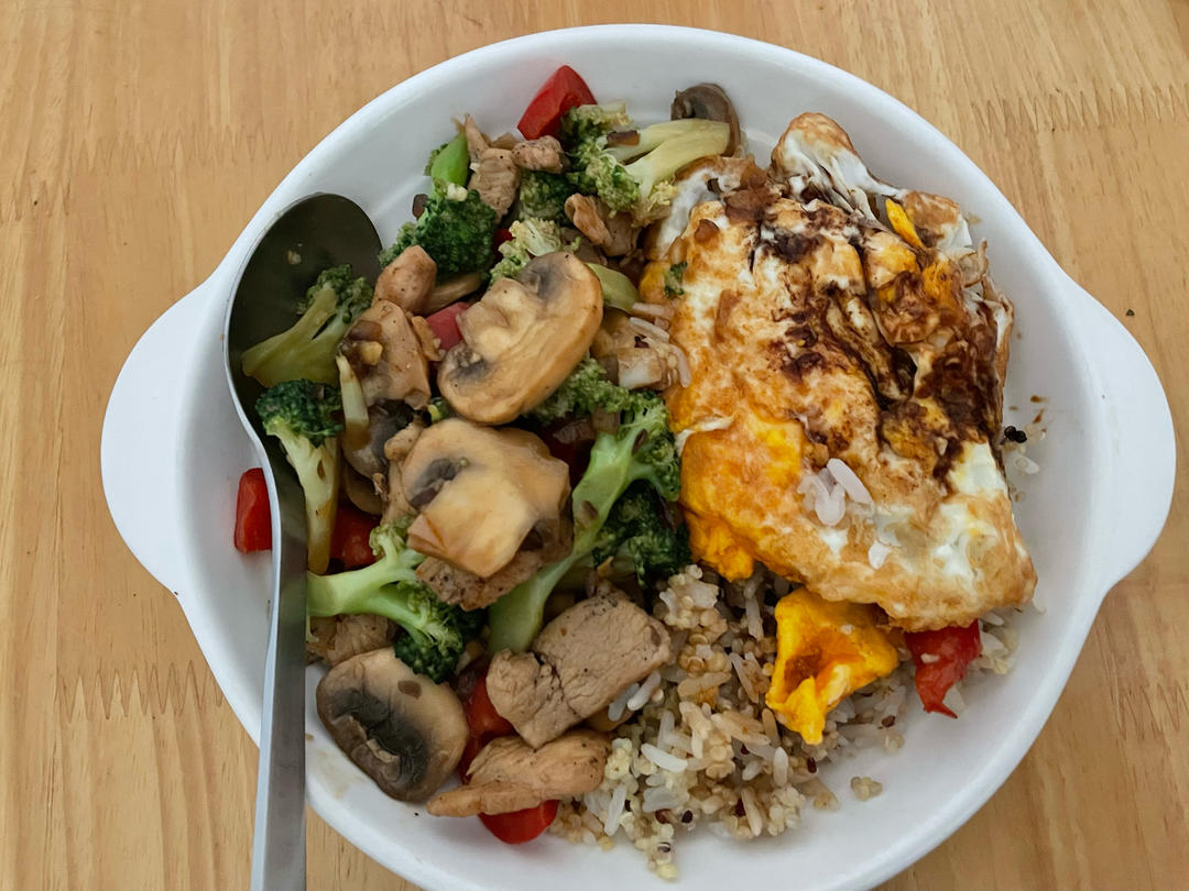 西蓝花口蘑鸡肉饭【宝宝辅食】