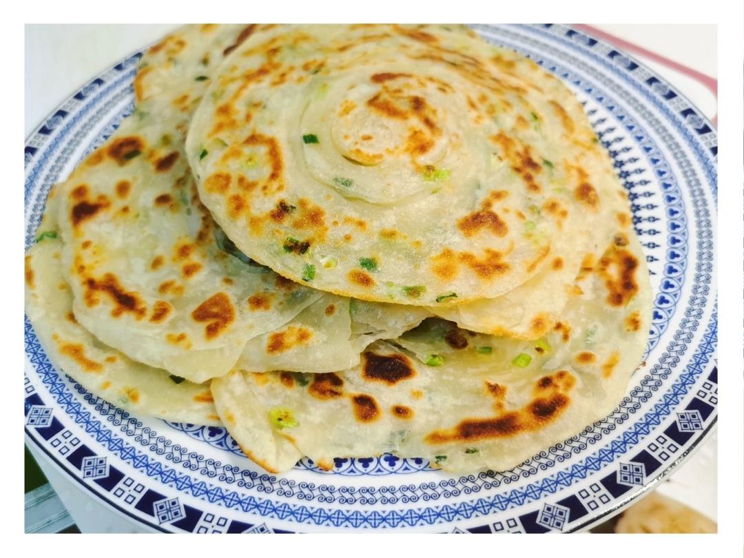 家常葱油饼 柔软多层 凉了也不硬 附细节视频详解