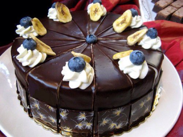 淋酱巧克力蛋糕！