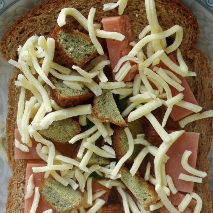 一分钟宵夜 香菇肉丸芝士土司 微波炉版