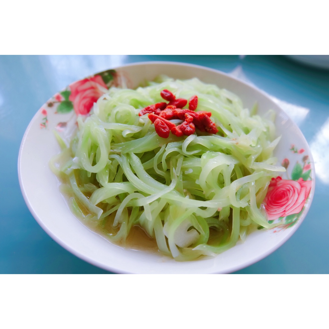 清炒莴笋丝