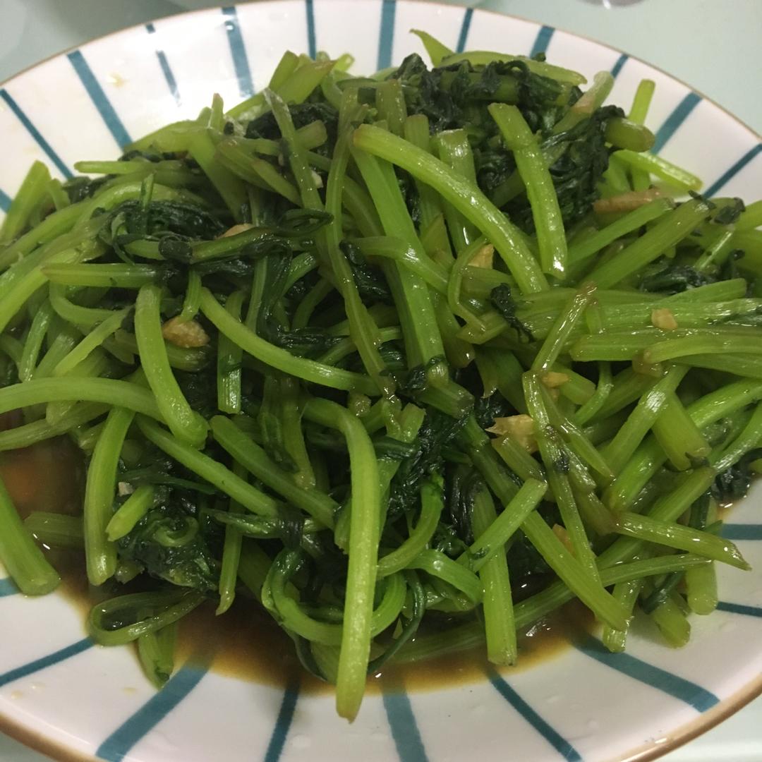 清炒茼蒿
