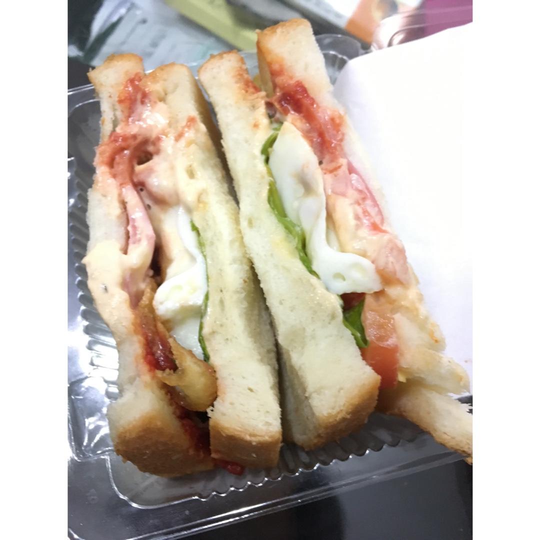 火腿芝士蛋三文治