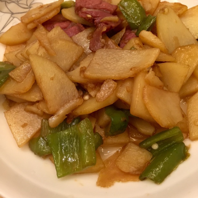 超级简单下饭的尖椒土豆片