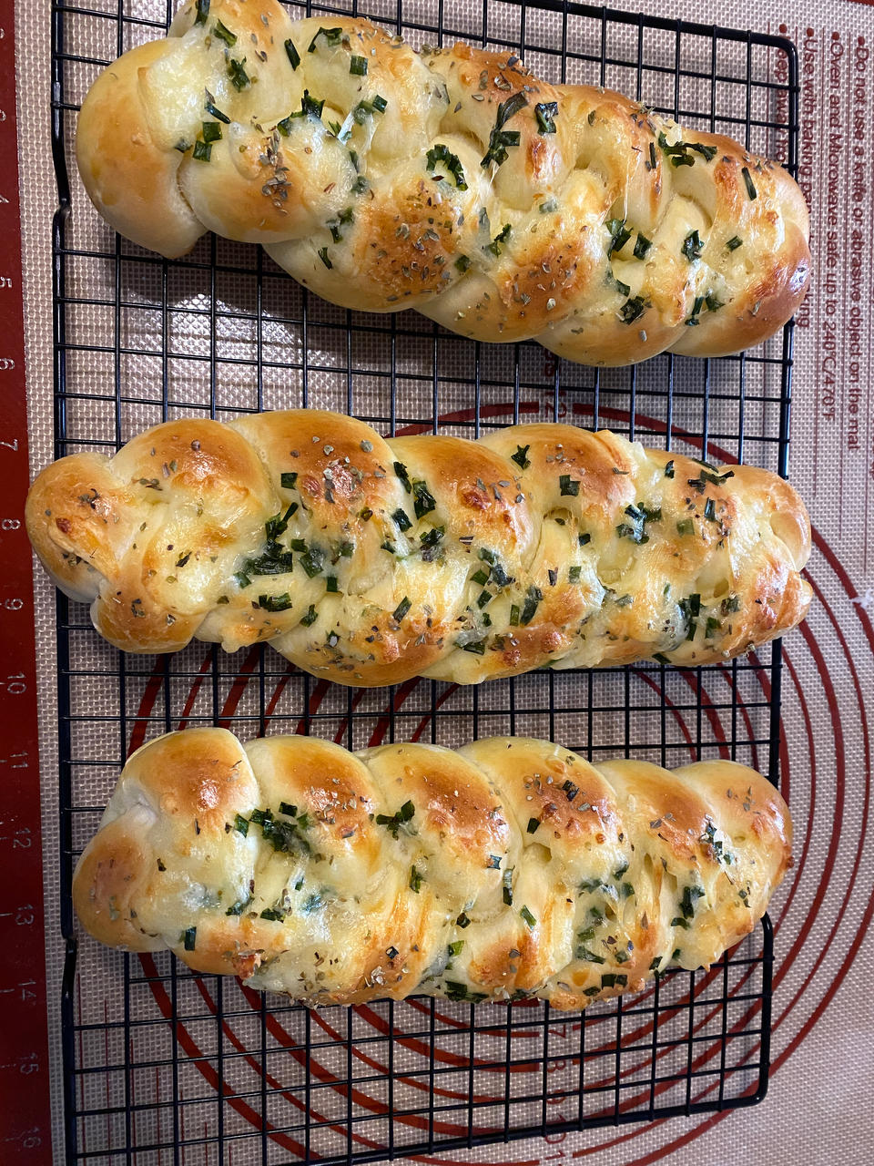 波兰种辫子面包（香葱芝士Pizza风味）B65