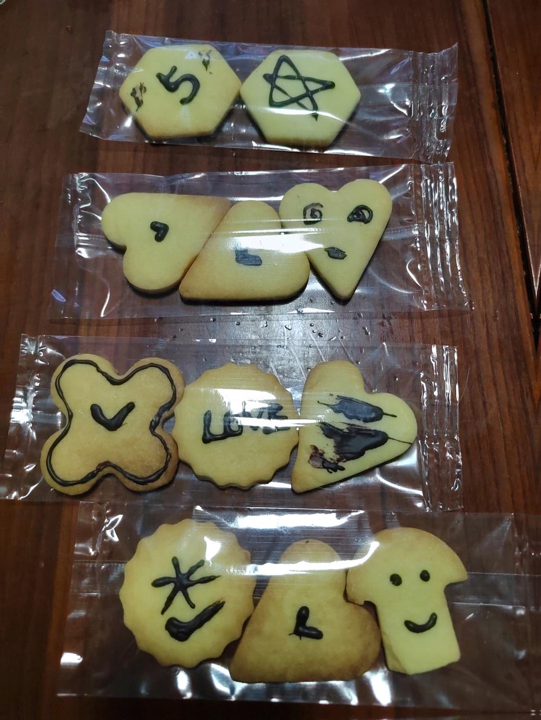 小朋友们超爱的卡通小饼干