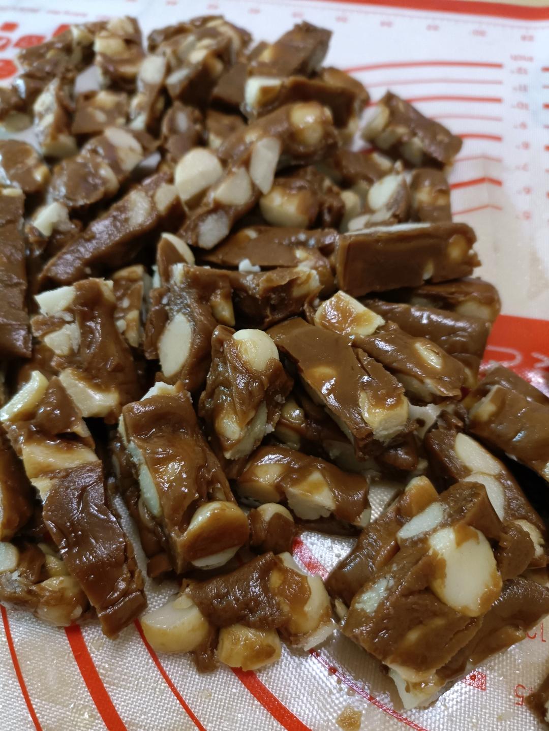 焦糖海盐杏仁太妃糖·免熬焦糖酱一次完成