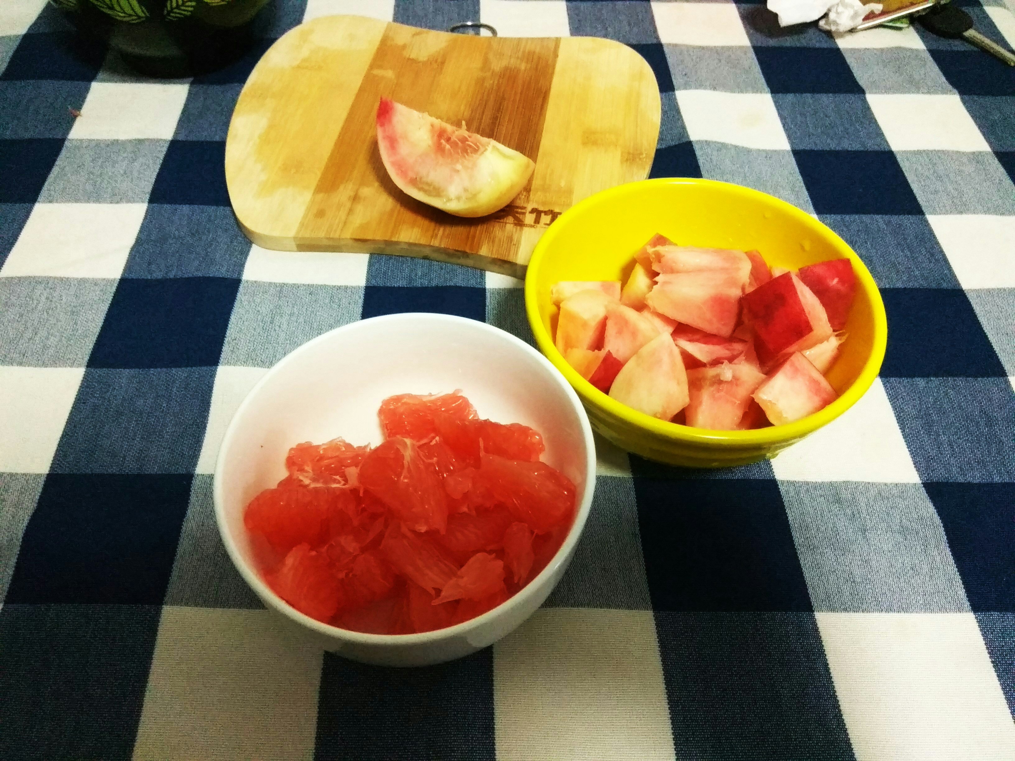 西柚蜜桃优格的做法 步骤2