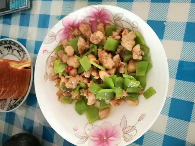 青椒炒鸡腿肉（大厨级别）