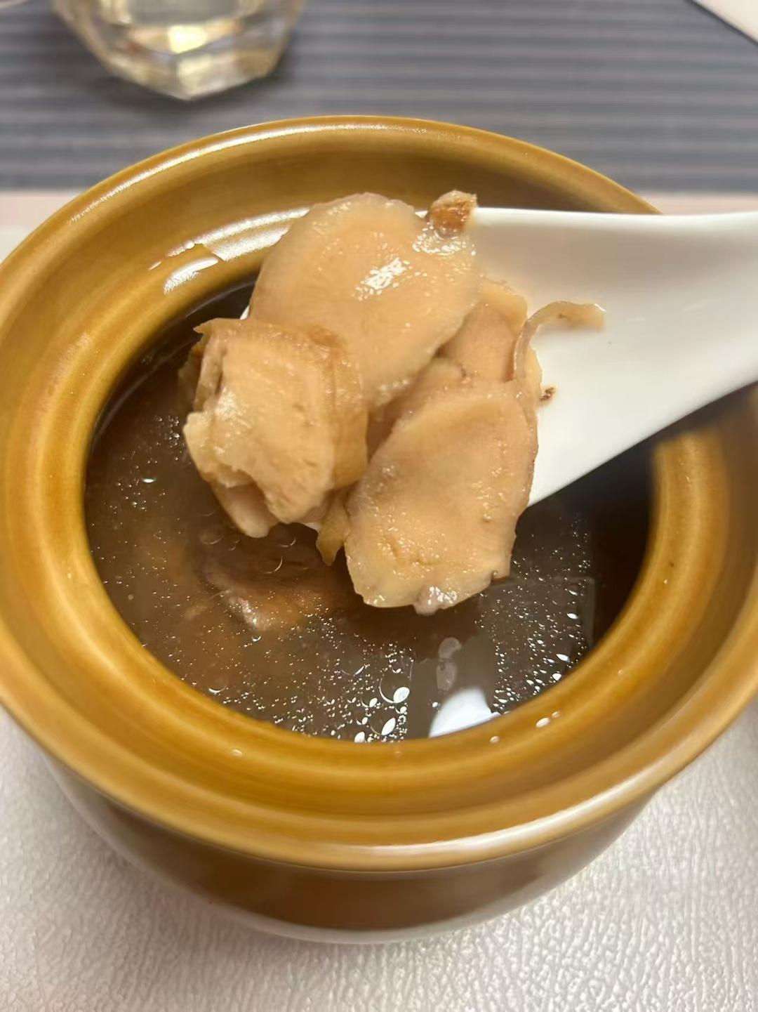 老高丽参炖鸽子汤