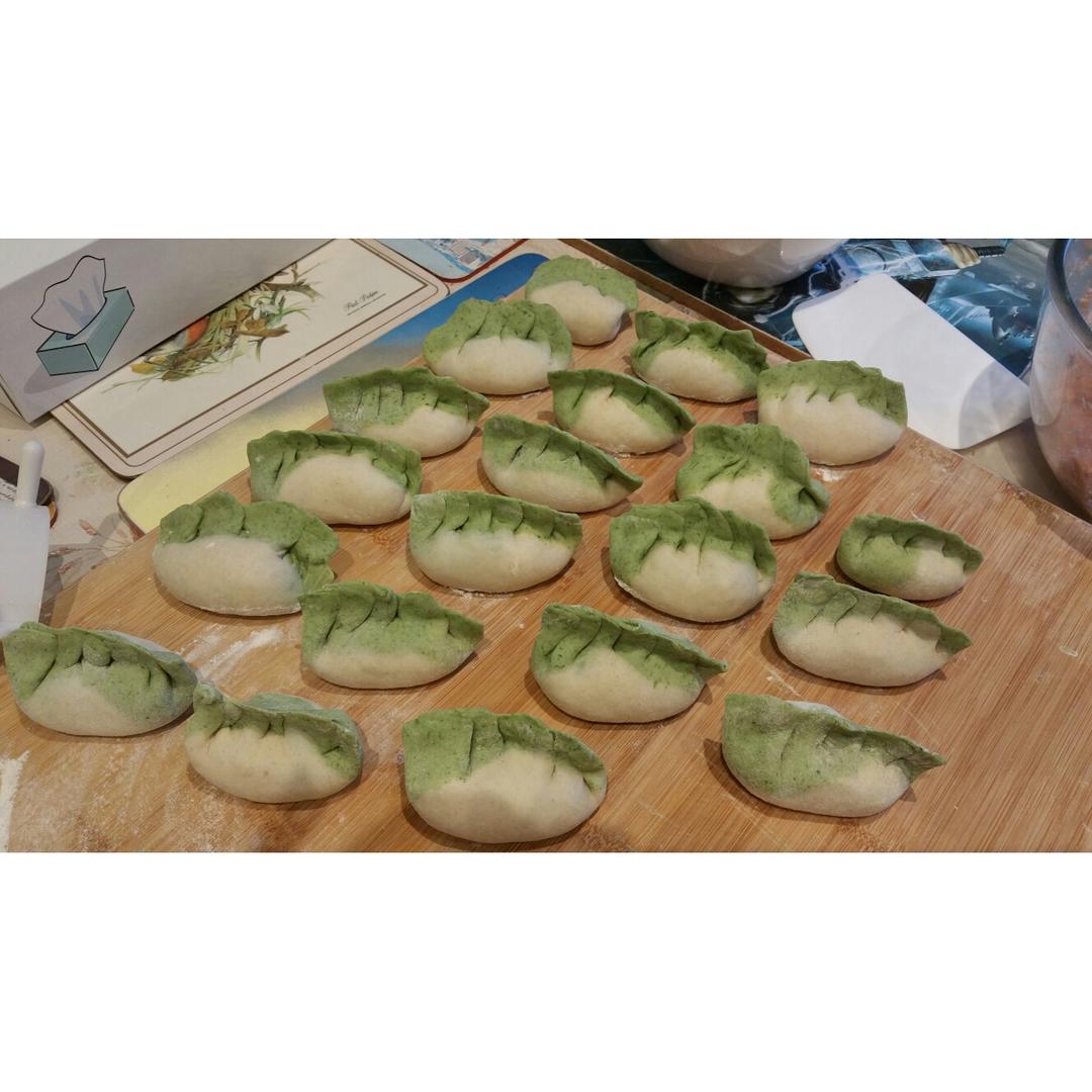 翡翠白玉白菜饺子详细版（附翡翠白玉白菜饺子包法，翡翠白玉饺子皮两种制法，面包机和面，翡翠白玉烧卖，各种馅料搭配）